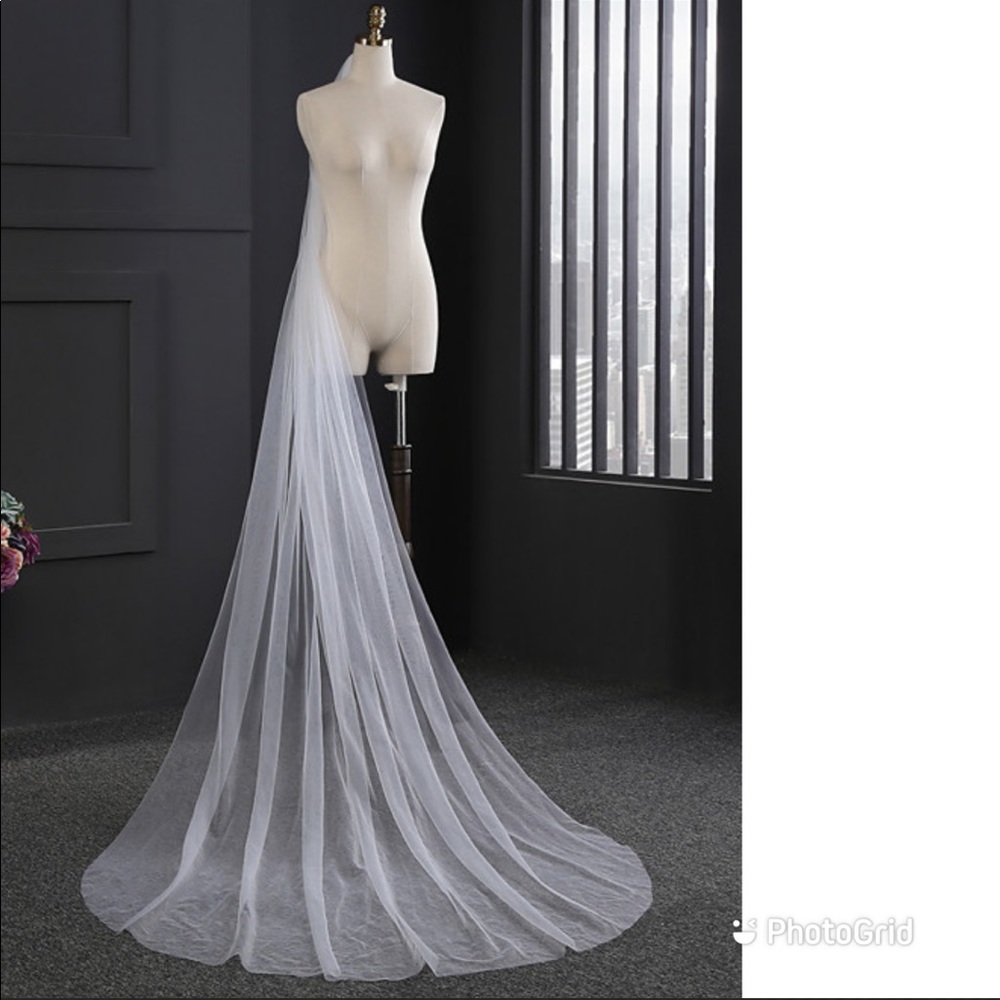 One-tier Cut Edge Wedding Veil Chapel Veils - Picture 4 of 6